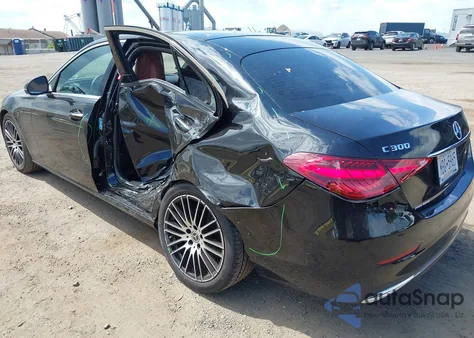 2023 Mercedes-Benz C 300 4Matic z USA, uszkodzony, nr VIN W1KAF4HB2PR070269